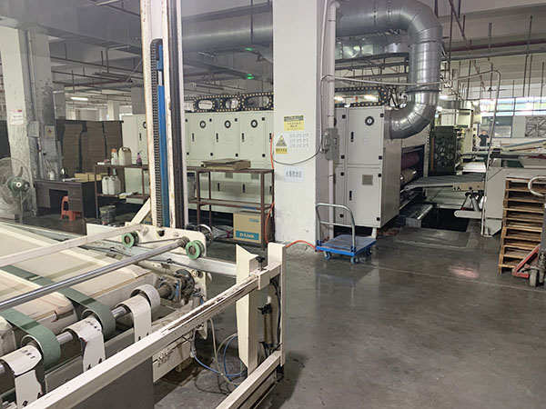 車(chē)間一角-四臺(tái)全自動(dòng)印刷機(jī)合照